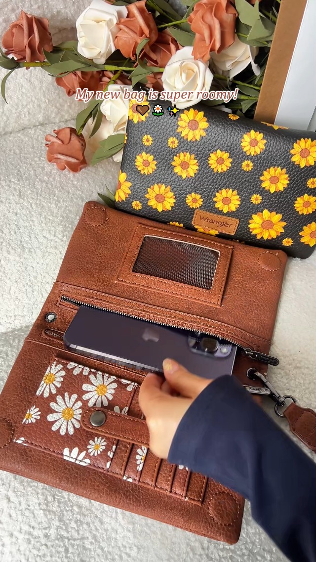 Wrangler Cow Print Womens Wristlet Wallet RFID Blocking Bifold